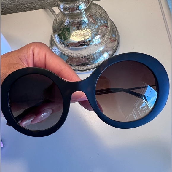 Authentic Giorgio Armani Round sunglasses - Picture 2 of 4